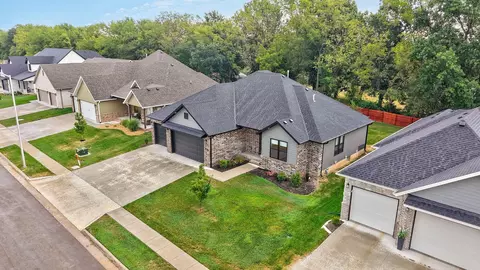 View/Area - 4898 S Sycamore Ave, Springfield, MO 65810 photo 2 of 3