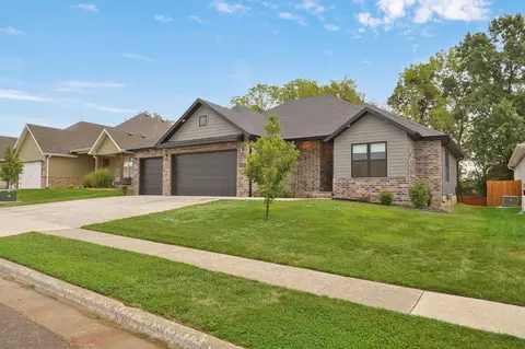 Exterior - 4898 S Sycamore Ave, Springfield, MO 65810 photo 3 of 10