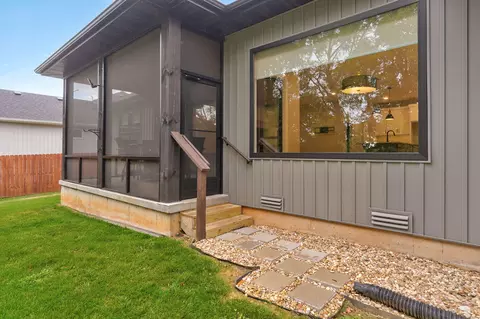 Exterior - 4898 S Sycamore Ave, Springfield, MO 65810 photo 6 of 10