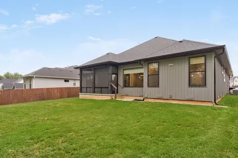 Exterior - 4898 S Sycamore Ave, Springfield, MO 65810 photo 8 of 10