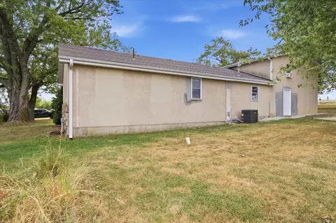 Exterior - 1663 Swan Ln, Mansfield, MO 65704 photo 3 of 3