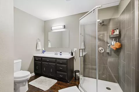 Bath - 1663 Swan Ln, Mansfield, MO 65704 photo 1 of 3