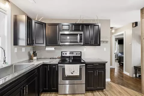 Kitchen - 1663 Swan Ln, Mansfield, MO 65704 photo 2 of 4