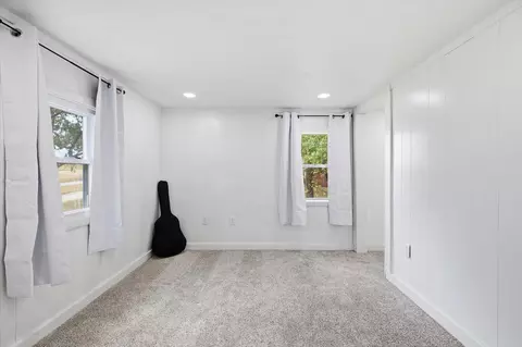 Bedroom - 1663 Swan Ln, Mansfield, MO 65704 photo 1 of 5
