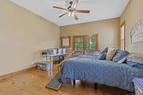 Bedroom - 900 E Welch St, Nixa, MO 65714 photo 4 of 10