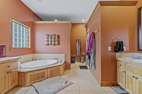 Bath - 900 E Welch St, Nixa, MO 65714 photo 2 of 6