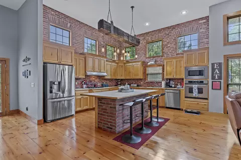Kitchen - 900 E Welch St, Nixa, MO 65714 photo 1 of 6