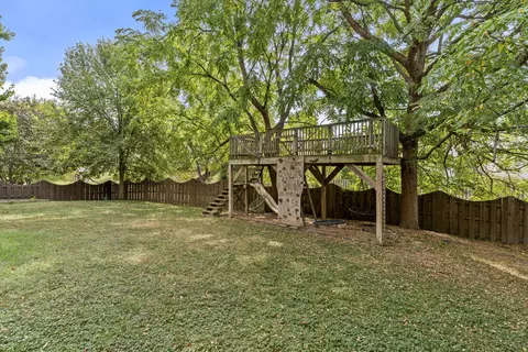 Exterior - 900 E Welch St, Nixa, MO 65714 photo 8 of 9