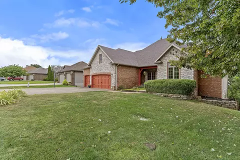 Exterior - 900 E Welch St, Nixa, MO 65714 photo 2 of 9