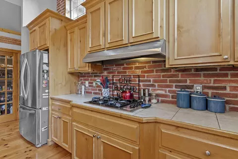 Kitchen - 900 E Welch St, Nixa, MO 65714 photo 6 of 6