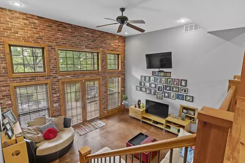 Living - 900 E Welch St, Nixa, MO 65714 photo 4 of 6