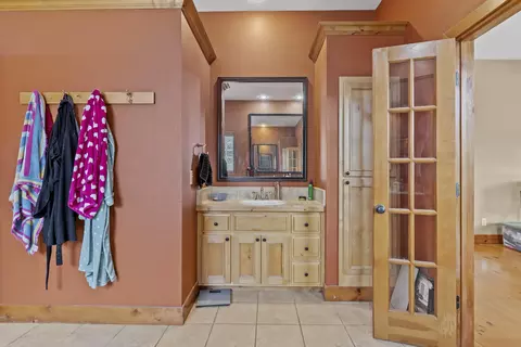 Entry Way - 900 E Welch St, Nixa, MO 65714 photo 2 of 6
