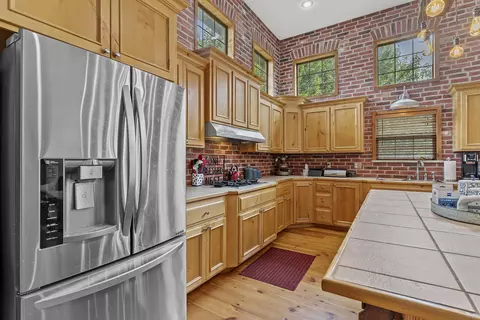 Kitchen - 900 E Welch St, Nixa, MO 65714 photo 5 of 6
