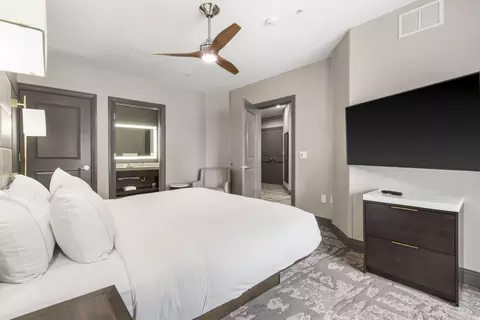Bedroom - 2204 A Branson Landing Blvd, Branson, MO 65616 photo 4 of 4