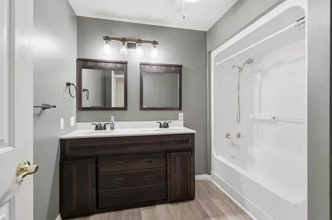 Bath - 407 Split Rail Dr, Joplin, MO 64801 photo 3 of 5