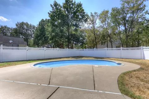 Exterior - 407 Split Rail Dr, Joplin, MO 64801 photo 7 of 13