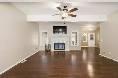 Living - 407 Split Rail Dr, Joplin, MO 64801 photo 1 of 5