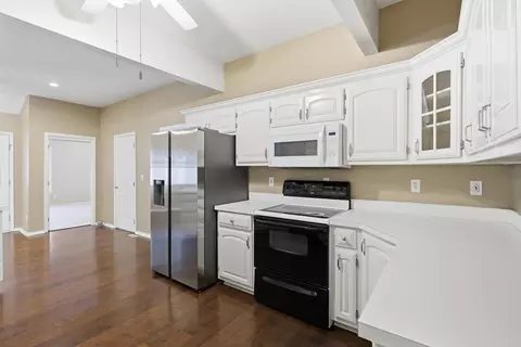 Kitchen - 407 Split Rail Dr, Joplin, MO 64801 photo 2 of 5