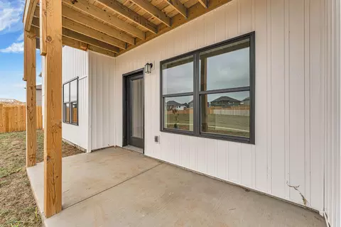 Exterior - 675 W Castor Loop, Nixa, MO 65714 photo 6 of 9