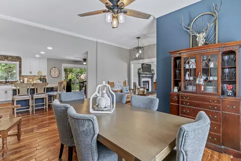 Dining - 4625 S Turnberry Ave, Springfield, MO 65810 photo 1 of 2