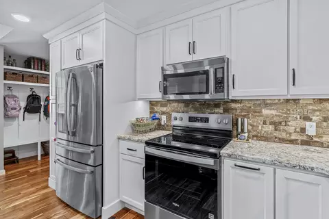 Kitchen - 4625 S Turnberry Ave, Springfield, MO 65810 photo 6 of 6