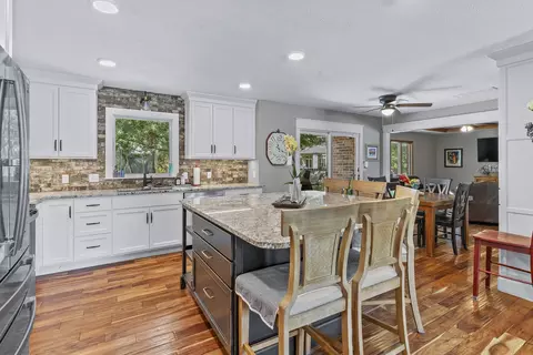 Kitchen - 4625 S Turnberry Ave, Springfield, MO 65810 photo 1 of 6