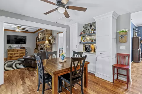 Dining - 4625 S Turnberry Ave, Springfield, MO 65810 photo 2 of 2