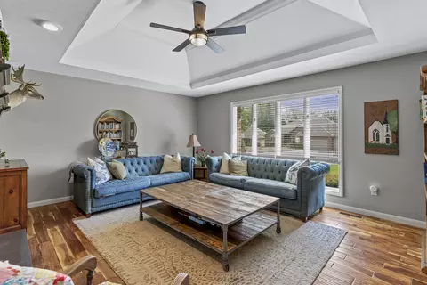 Living - 4625 S Turnberry Ave, Springfield, MO 65810 photo 2 of 5