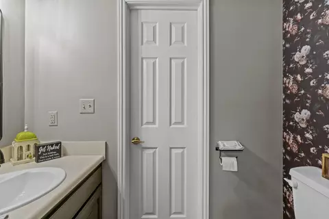 Bath - 4625 S Turnberry Ave, Springfield, MO 65810 photo 3 of 3