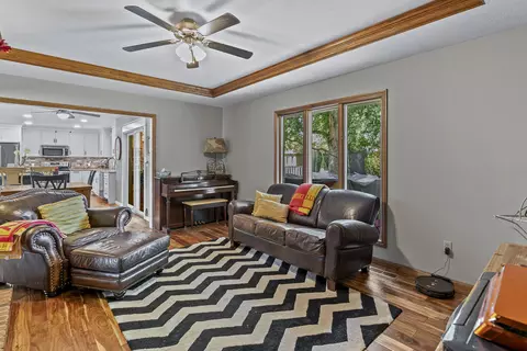 Living - 4625 S Turnberry Ave, Springfield, MO 65810 photo 4 of 5