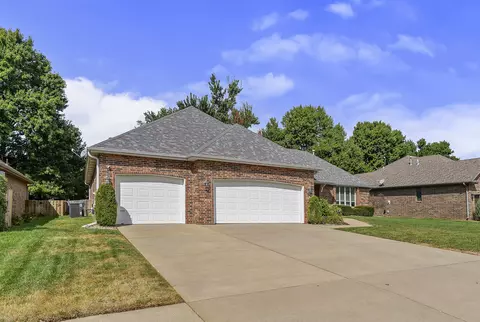 Exterior - 4625 S Turnberry Ave, Springfield, MO 65810 photo 6 of 7