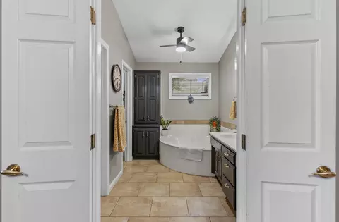 Entry Way - 4625 S Turnberry Ave, Springfield, MO 65810 photo 3 of 5