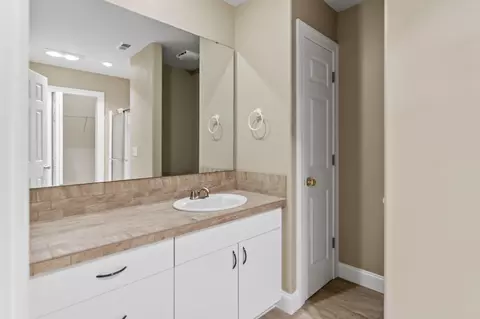 Bath - 740 Russel Ridge Rd, Nixa, MO 65714 photo 4 of 5