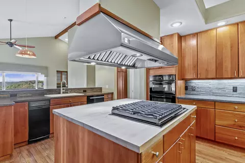 Kitchen - 740 Russel Ridge Rd, Nixa, MO 65714 photo 2 of 7