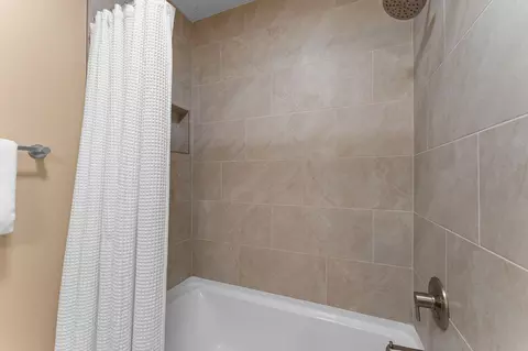 Bath - 4 Treehouse Ln #8, Branson, MO 65616 photo 2 of 4