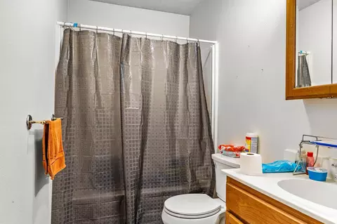 Bath - 541 N Dill St, Marshfield, MO 65706 photo 2 of 3