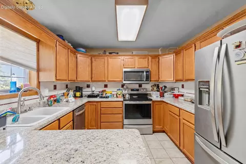 Kitchen - 541 N Dill St, Marshfield, MO 65706 photo 2 of 6