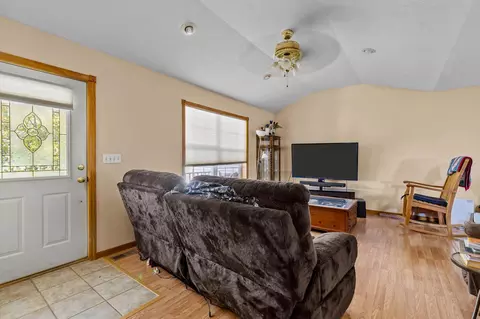 Entry Way - 541 N Dill St, Marshfield, MO 65706 photo 1 of 4