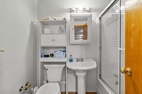 Bath - 541 N Dill St, Marshfield, MO 65706 photo 3 of 3