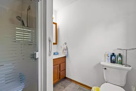 Bath - 541 N Dill St, Marshfield, MO 65706 photo 1 of 3