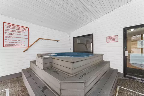 Exterior - 350 S Wildwood Dr # E20, Branson, MO 65616 photo 3 of 5