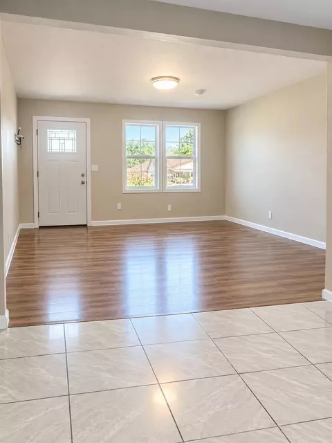 Living - 905 S Griffith Ave, Aurora, MO 65605 photo 2 of 2
