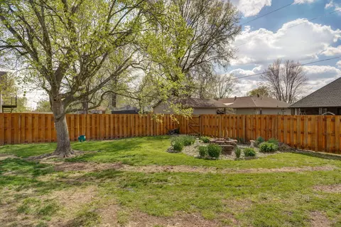 Exterior - 315 N Old Wilderness Rd, Nixa, MO 65714 photo 10 of 13