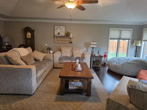 Living - 315 N Old Wilderness Rd, Nixa, MO 65714 photo 4 of 5