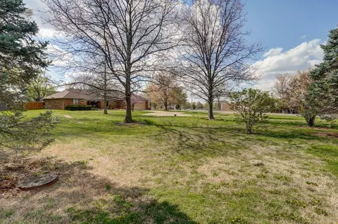 Exterior - 315 N Old Wilderness Rd, Nixa, MO 65714 photo 12 of 13
