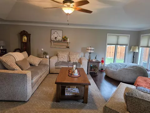 Living - 315 N Old Wilderness Rd, Nixa, MO 65714 photo 3 of 5