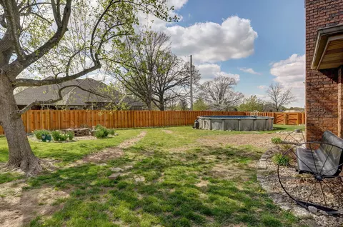 Exterior - 315 N Old Wilderness Rd, Nixa, MO 65714 photo 8 of 13