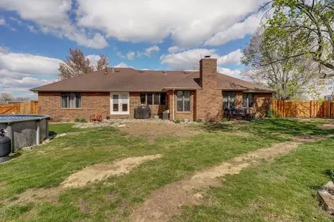 Exterior - 315 N Old Wilderness Rd, Nixa, MO 65714 photo 7 of 13