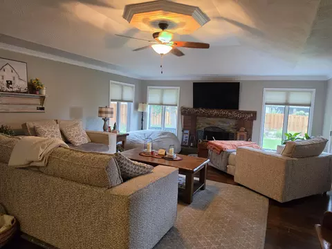Living - 315 N Old Wilderness Rd, Nixa, MO 65714 photo 1 of 5