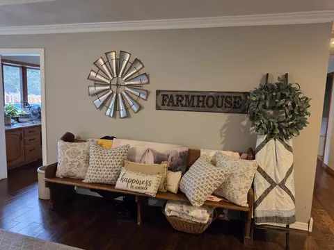 Entry Way - 315 N Old Wilderness Rd, Nixa, MO 65714 photo 2 of 2